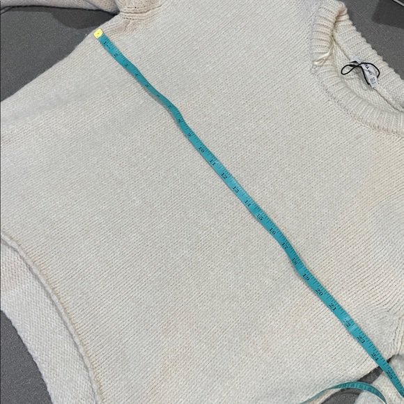 Zara Oversized Bell sleeved  sweater - Picture 5 of 11